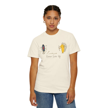 Motivational T-Shirt with Hedgehog Design, Unisex Graphic Tee, Gift for Friends, 'Never Give Up' Apparel, Perfect for Casual Wear, [...]